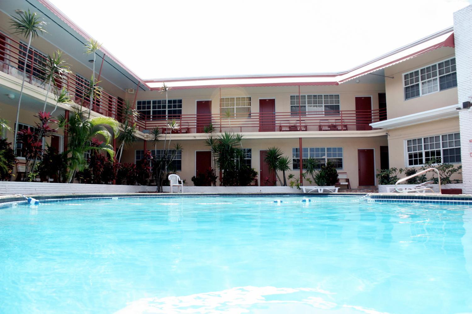 Beach And Town Motel Hollywood Bagian luar foto